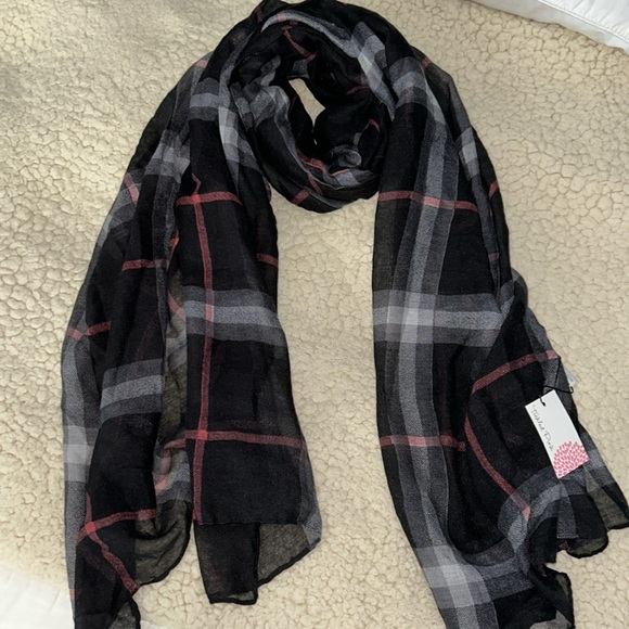 NWT Scarf - Picture 1 of 3